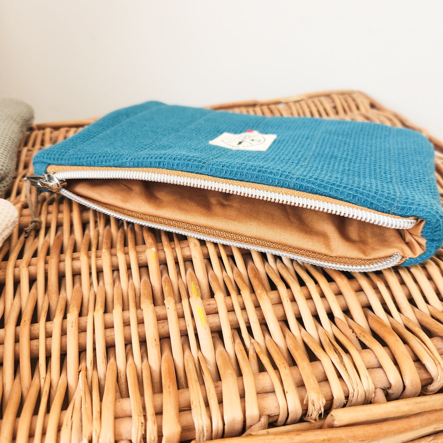 Pochette S Nid d'Abeille Bleu / déperlant Camel